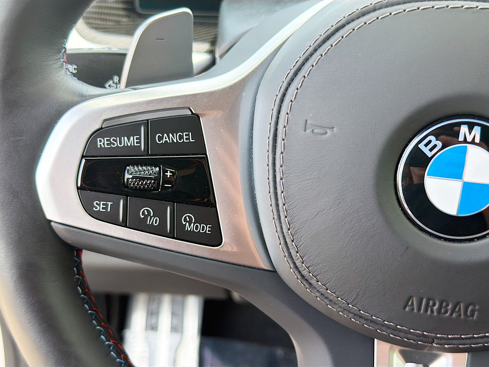Used 2025 BMW X6 M60i AWD/4WD image 38