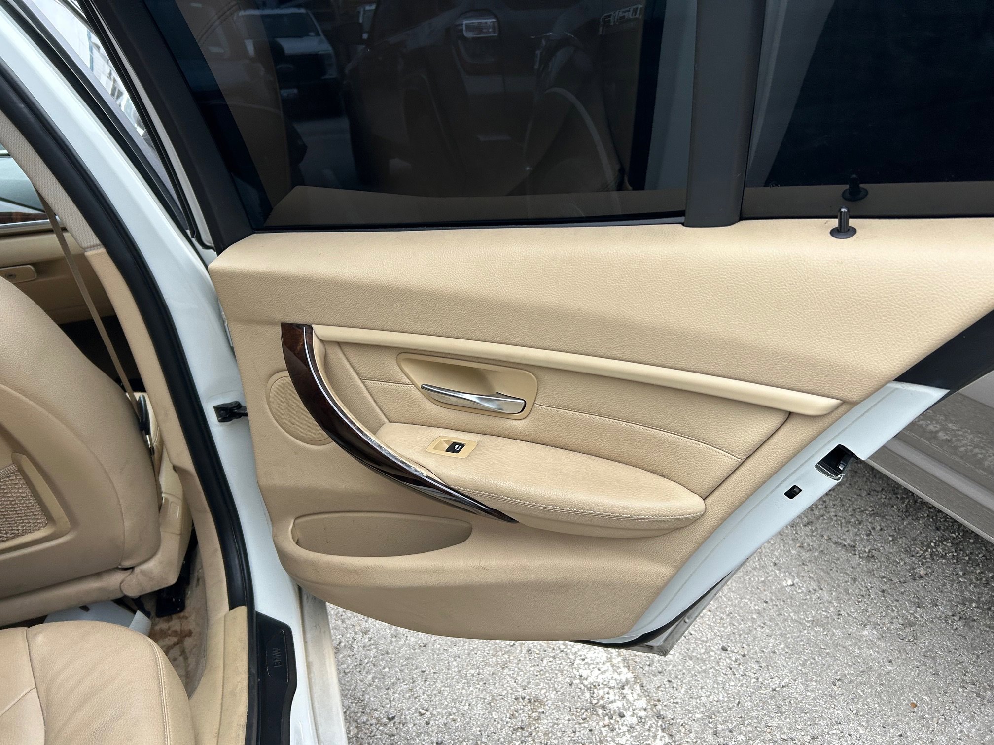 Used 2014 BMW 320i Sedan image 13