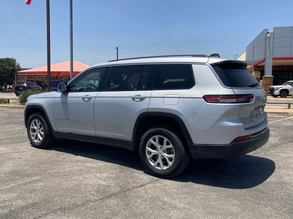 Used 2024 Jeep Grand Cherokee L Limited RWD image 7