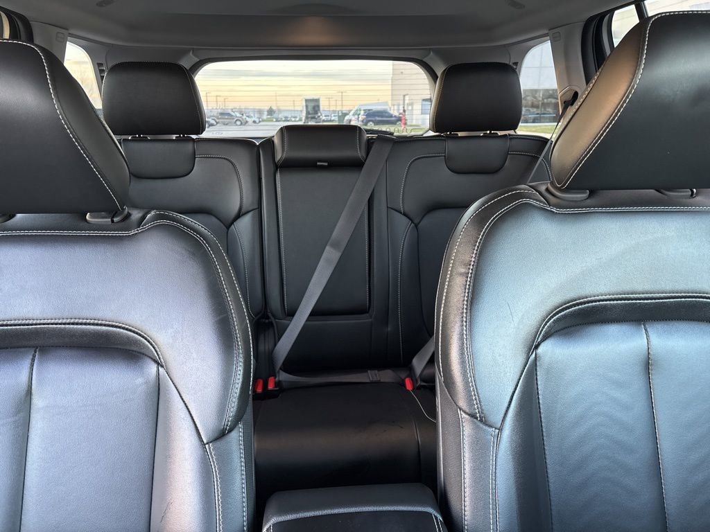 Certified 2024 Jeep Grand Cherokee Limited w/ Black Appearance Package image 14