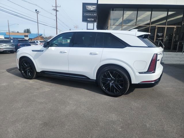 Used 2025 Cadillac Escalade IQ Sport 2 w/ LPO, ONYX Package image 7