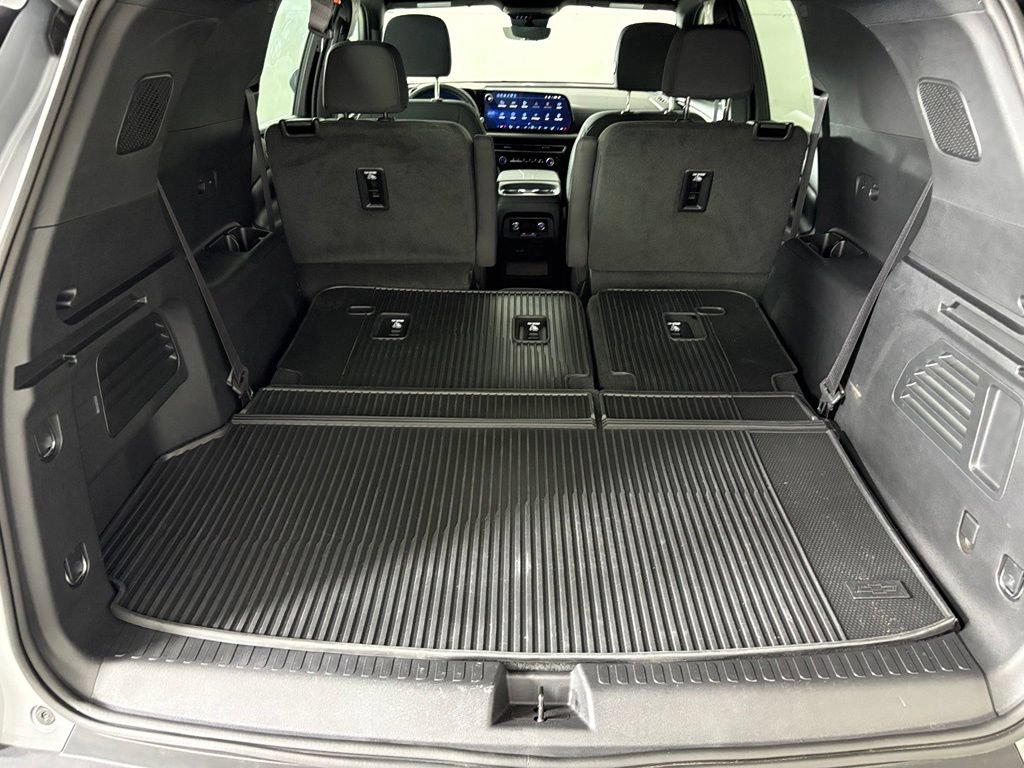 Certified 2026 Chevrolet Traverse LT w/ Driver Confidence Package FWD image 43