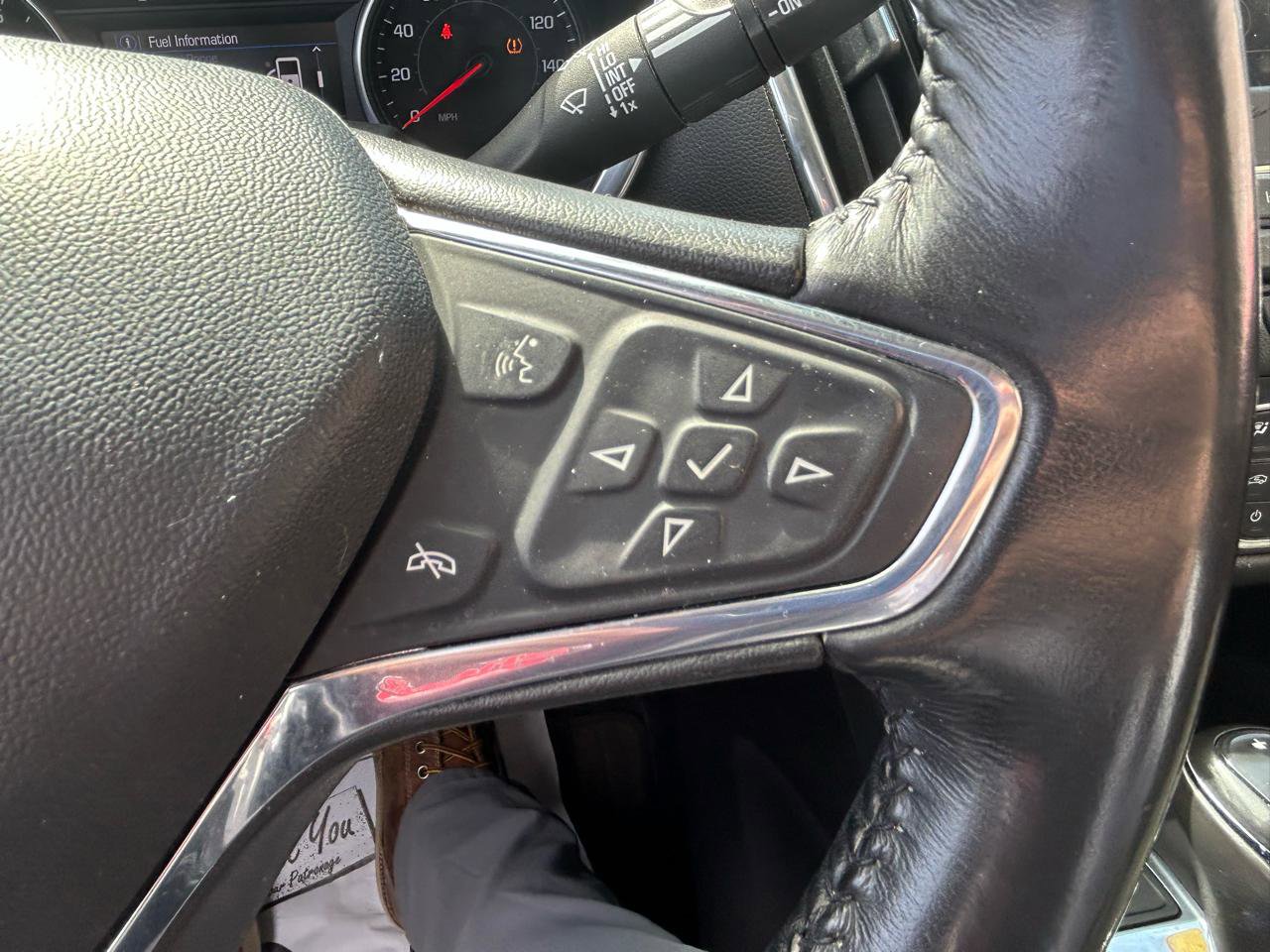 Used 2019 Chevrolet Equinox LT AWD/4WD image 19