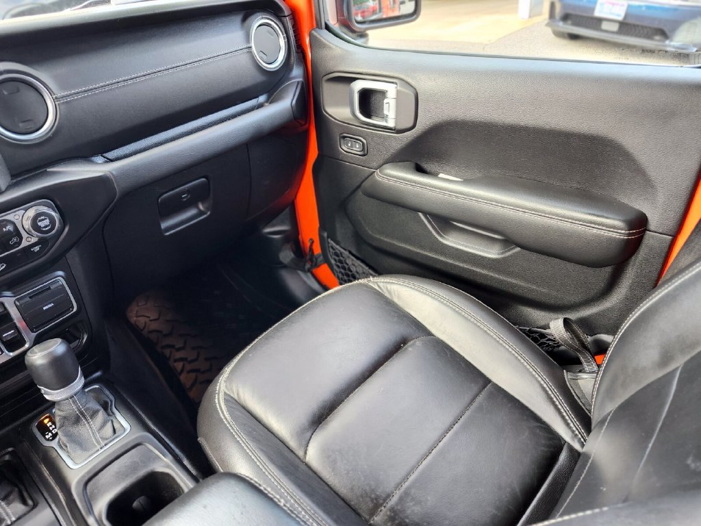 Used 2020 Jeep Wrangler Unlimited Sahara AWD/4WD image 15