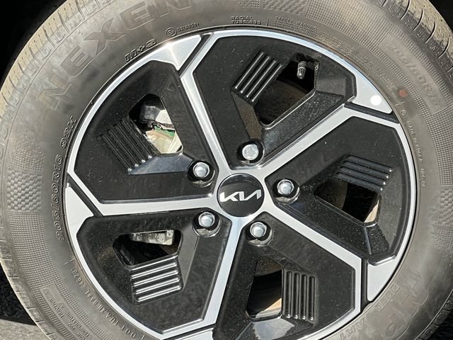 Used 2024 Kia Niro EX FWD image 6