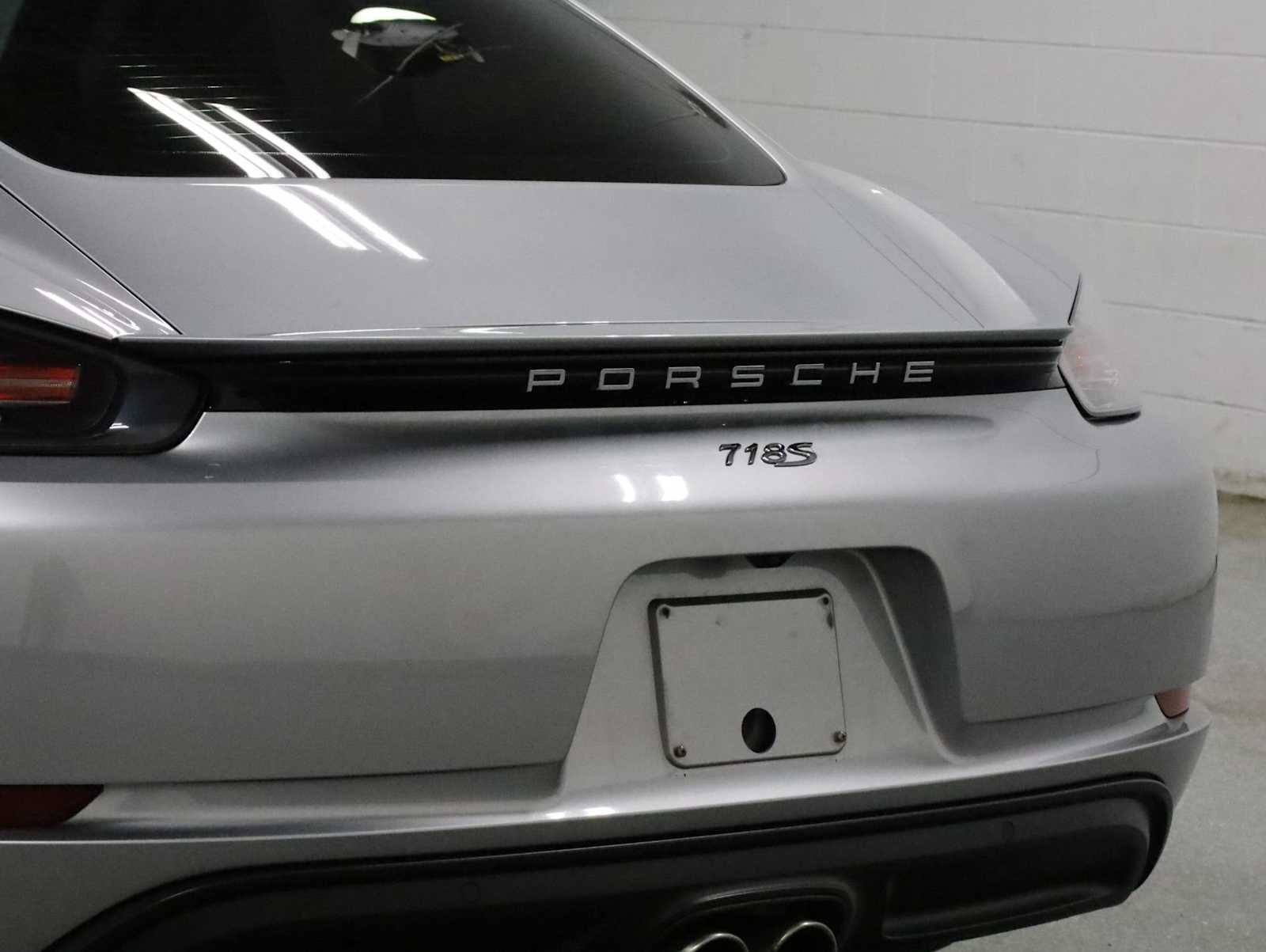 Used 2018 Porsche 718 Cayman S RWD image 8