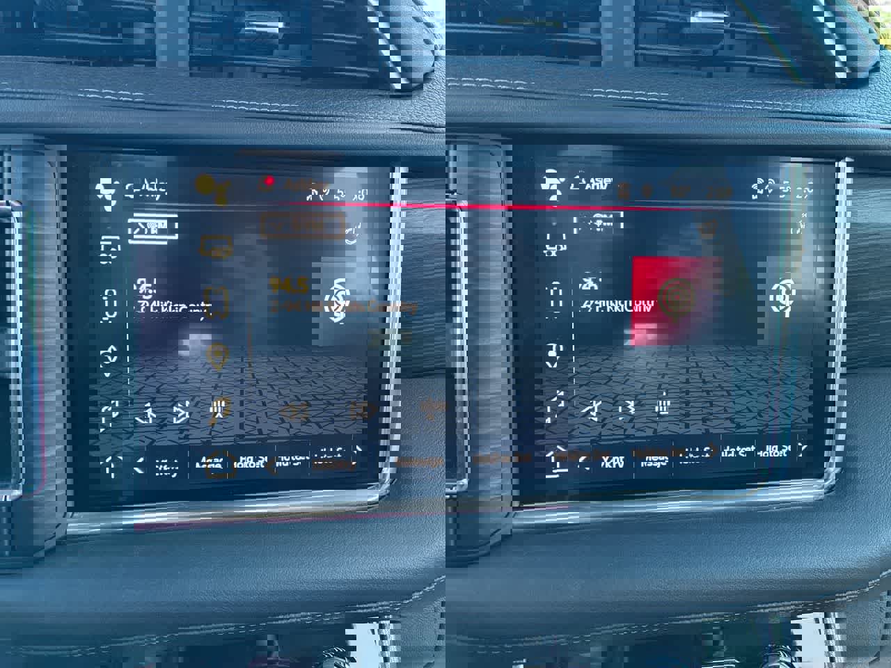 Used 2022 GMC Yukon XL Denali image 13