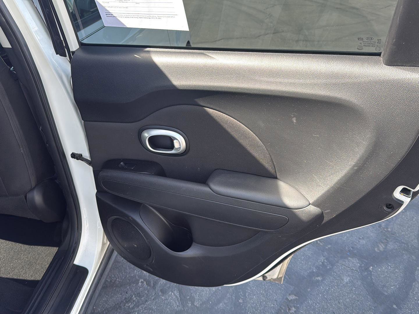 Used 2014 Kia Soul + image 23