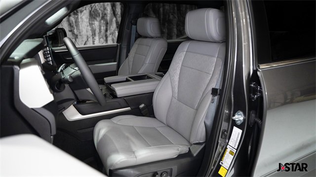 Used 2025 Toyota Tundra Limited image 2