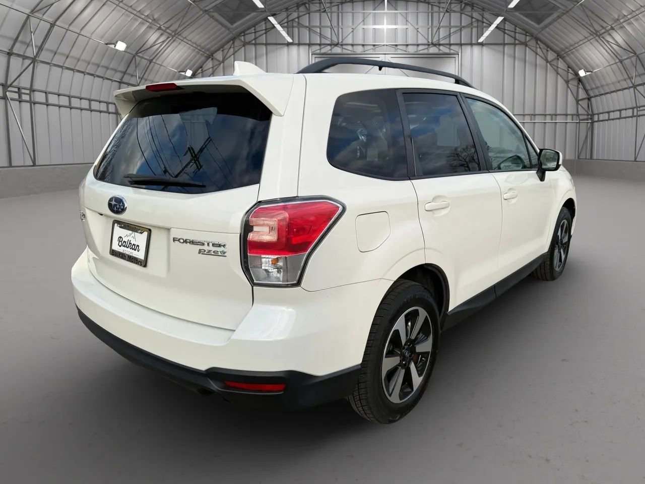 Used 2017 Subaru Forester 2.5i Premium image 3