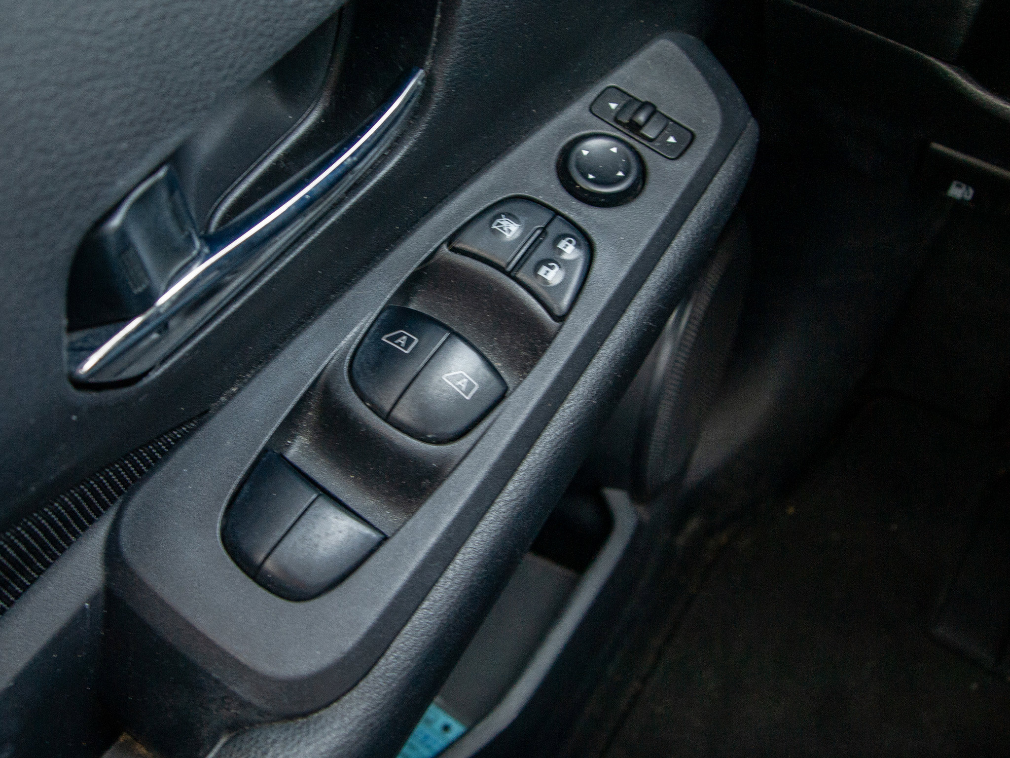 Used 2021 Nissan Kicks SV FWD image 12