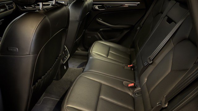 Used 2023 Porsche Macan S AWD/4WD image 5