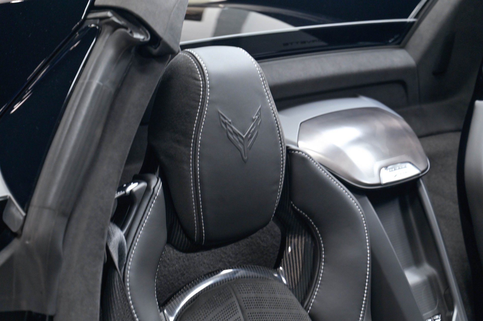 Used 2025 Chevrolet Corvette Z06 RWD image 37