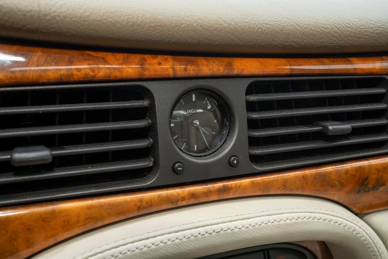Used 1998 Jaguar XJ8 L RWD image 34