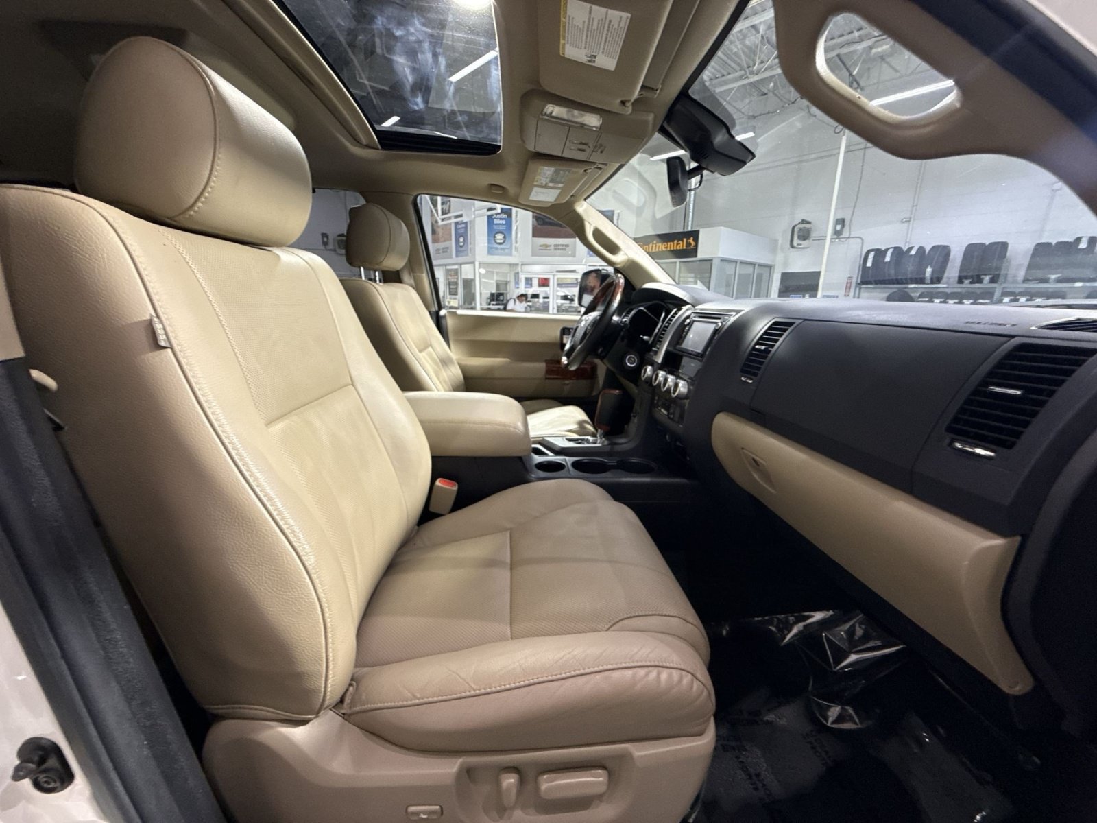 Used 2018 Toyota Sequoia Platinum RWD image 37