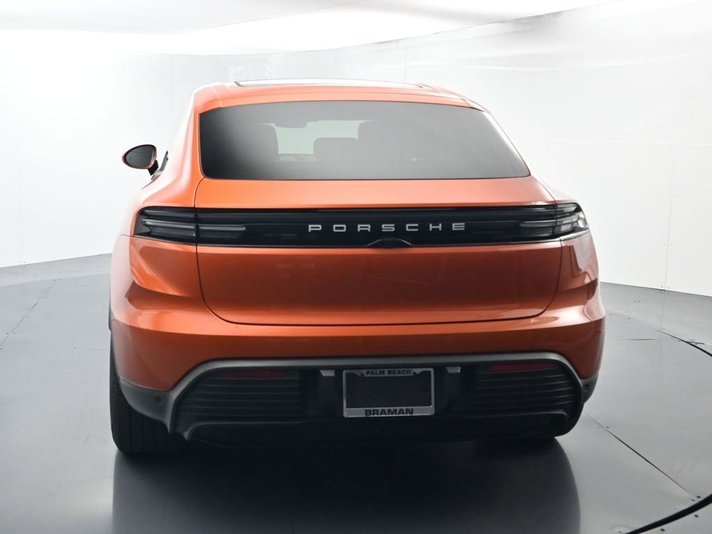 Certified 2025 Porsche Macan Electric image 13