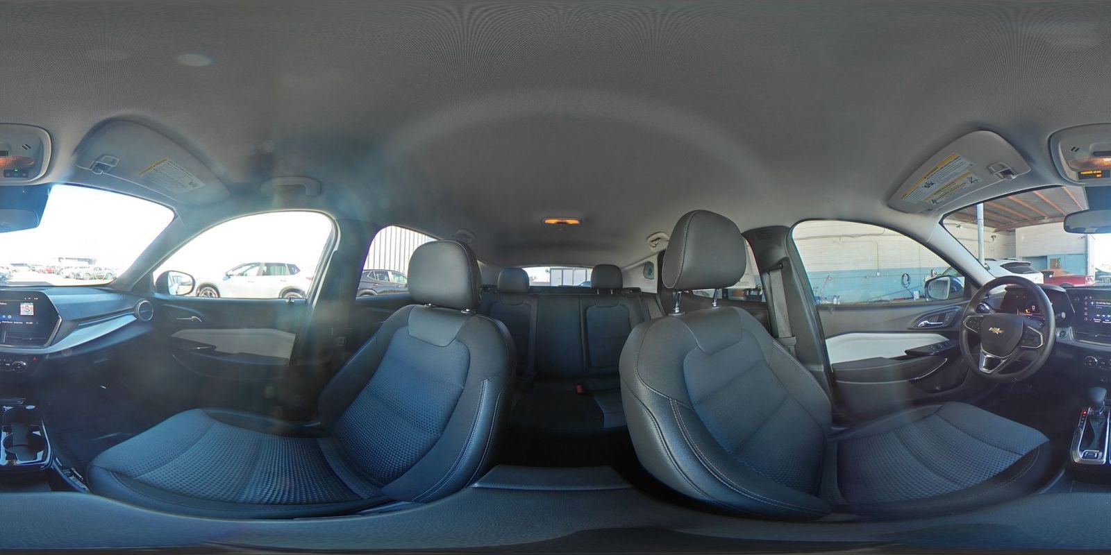 Used 2025 Chevrolet Trax LT w/ LT Convenience Package FWD image 42