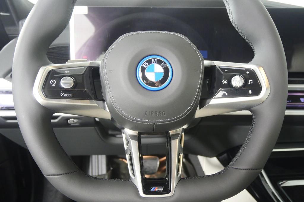 New 2026 BMW i7 xDrive60 w/ Executive Package image 18