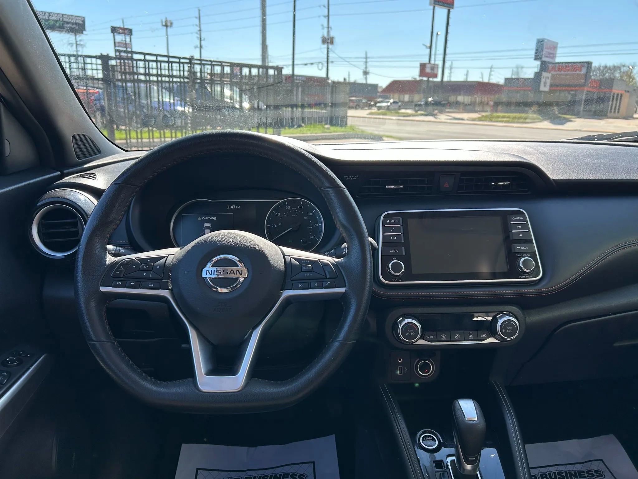 Used 2020 Nissan Kicks SR image 19