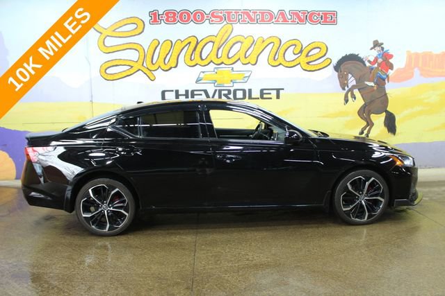 Used 2023 Nissan Altima 2.5 SR image 1