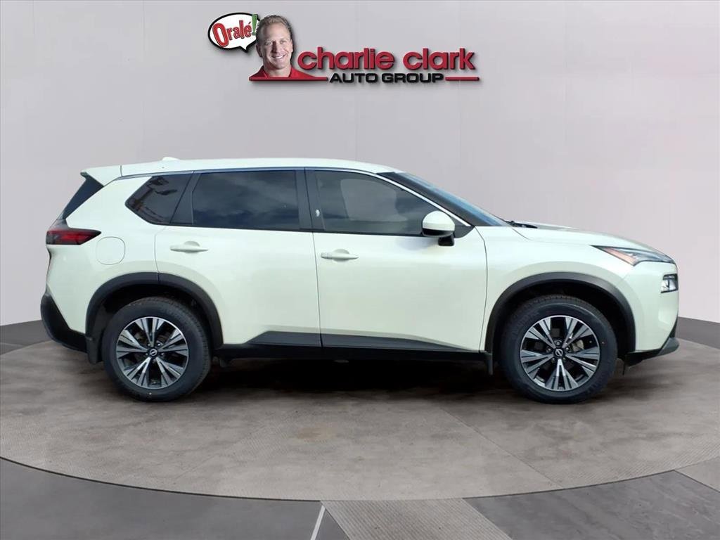 Used 2023 Nissan Rogue SV image 6