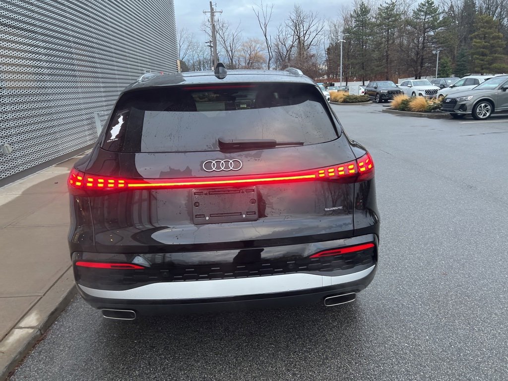 Certified 2025 Audi Q5 Premium Plus image 30