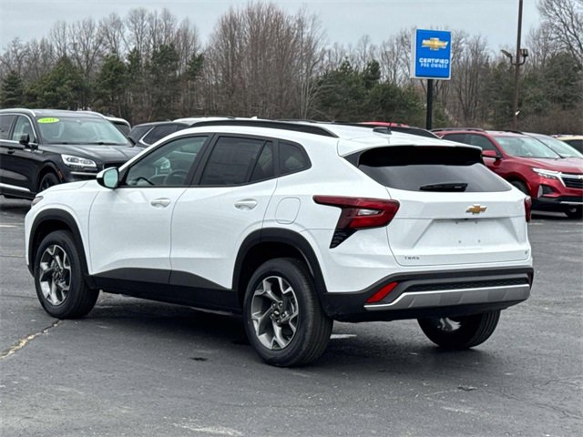 New 2025 Chevrolet Trax LT w/ Driver Confidence Package image 5