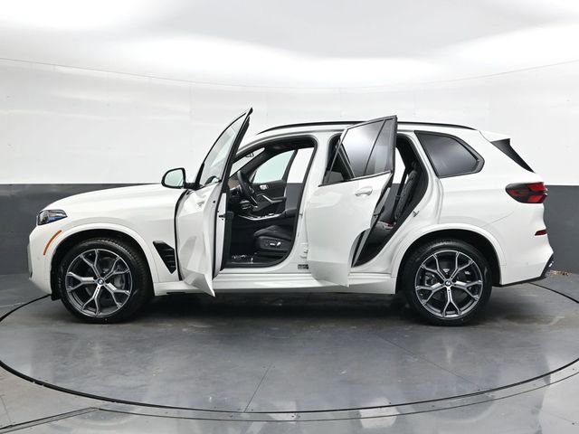 New 2026 BMW X5 xDrive40i w/ M Sport Package AWD/4WD image 37
