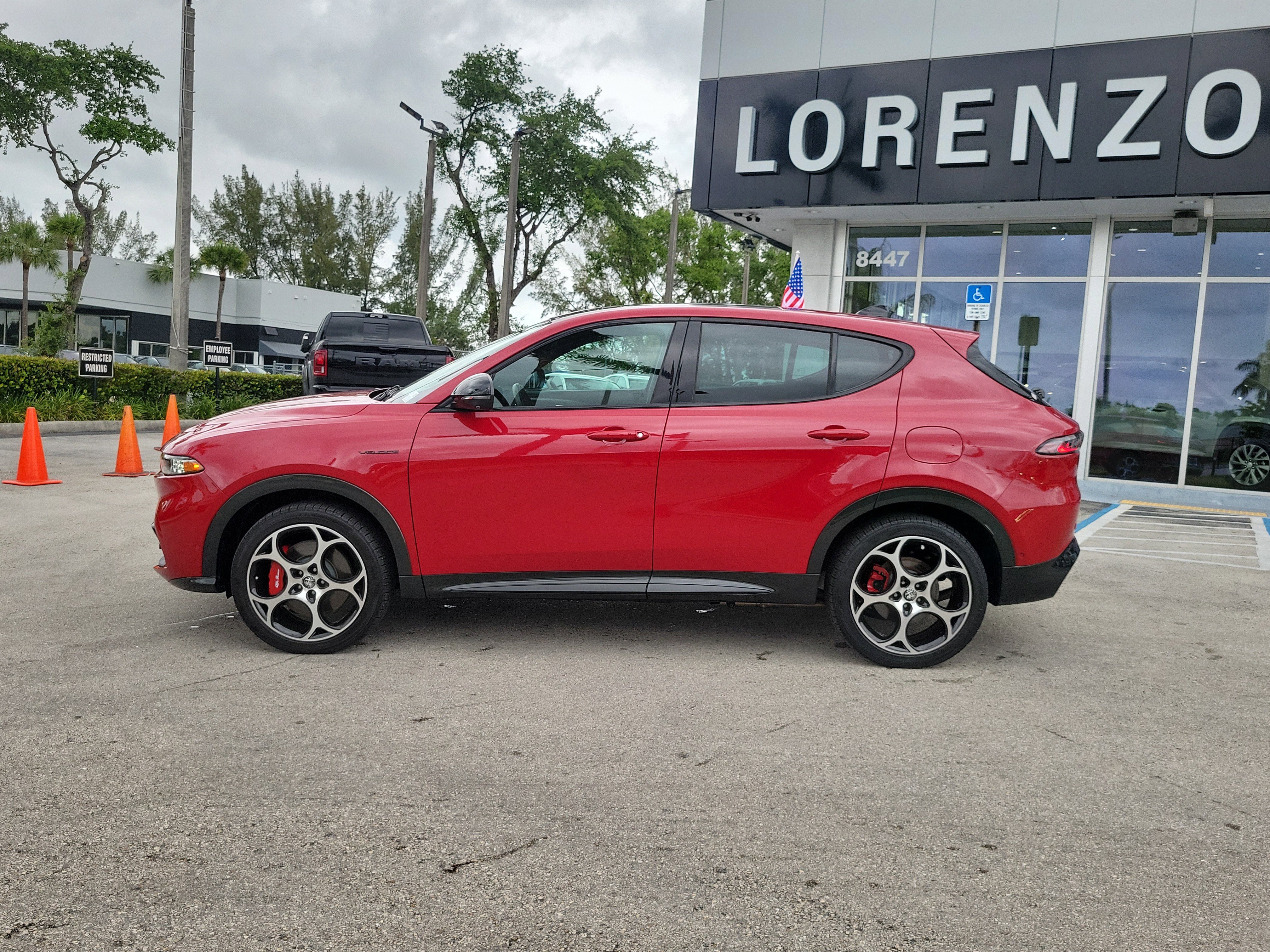Used 2024 Alfa Romeo Tonale Veloce w/ Active Assist Package AWD/4WD image 8