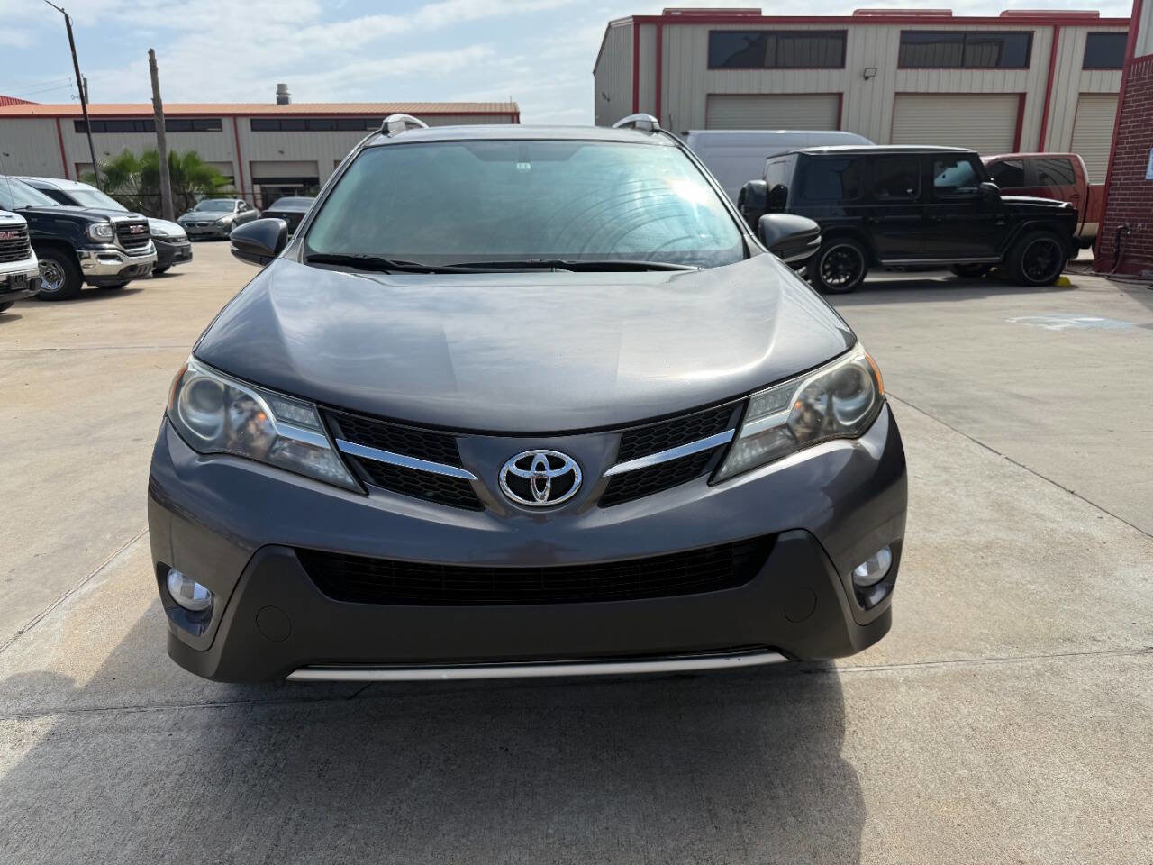 Used 2013 Toyota RAV4 XLE image 2