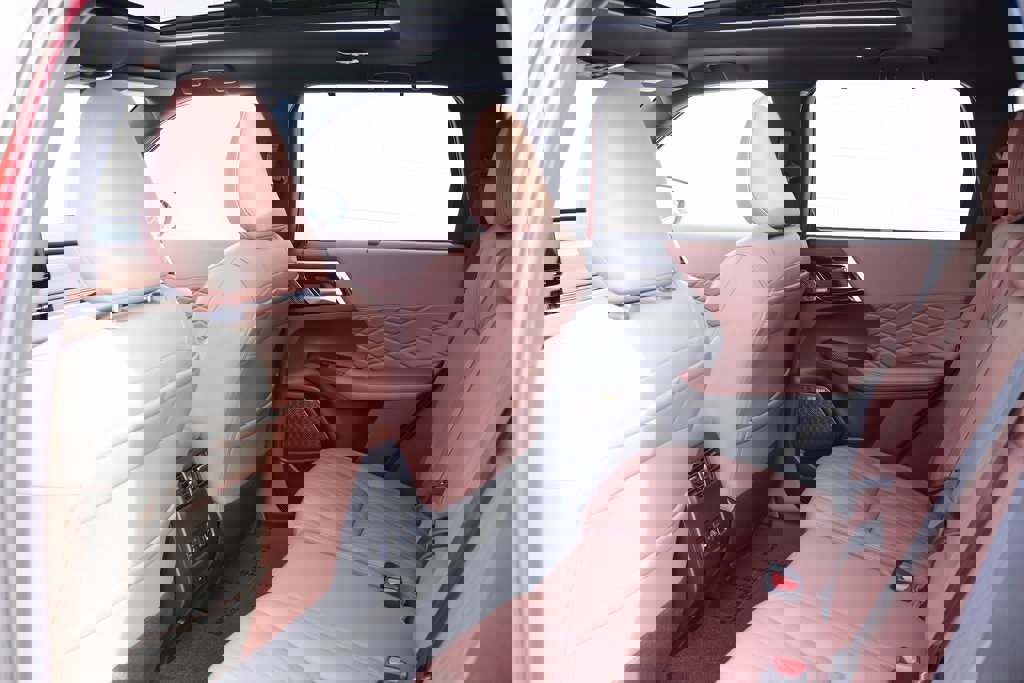 New 2025 Mitsubishi Outlander SEL image 17