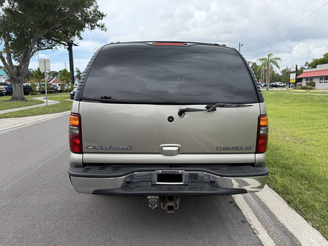 Used 2002 Chevrolet Suburban LT RWD image 5