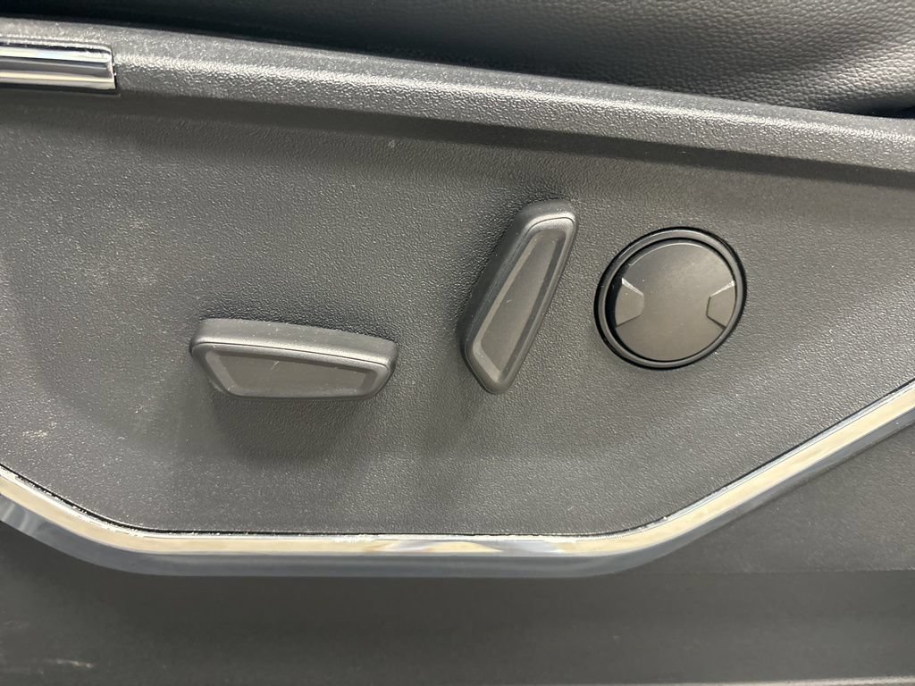 Used 2024 Ford F150 Lariat AWD/4WD image 28