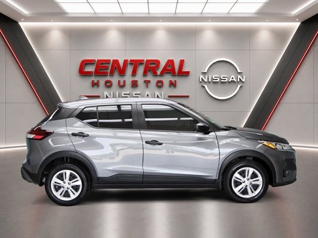 Certified 2025 Nissan Kicks Play S FWD image 5