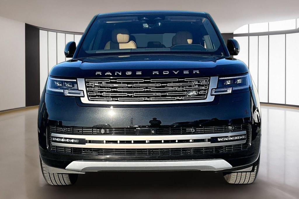 Certified 2025 Land Rover Range Rover SE AWD/4WD image 2