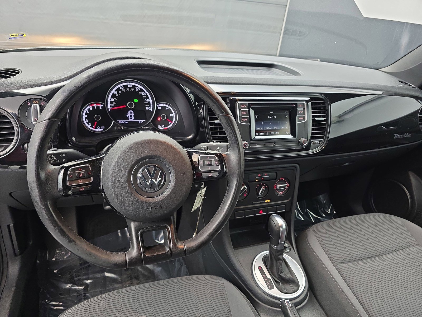 Used 2016 Volkswagen Beetle 1.8T Classic FWD image 17
