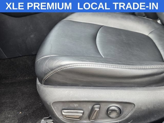 Used 2019 Toyota RAV4 XLE Premium FWD image 24