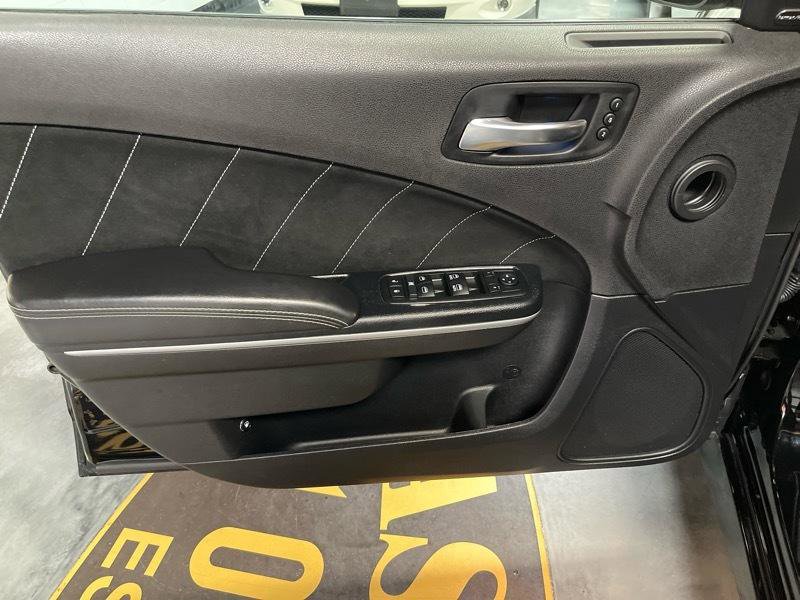 Used 2014 Dodge Charger SRT8 w/ Harman/Kardon Audio Group RWD image 27