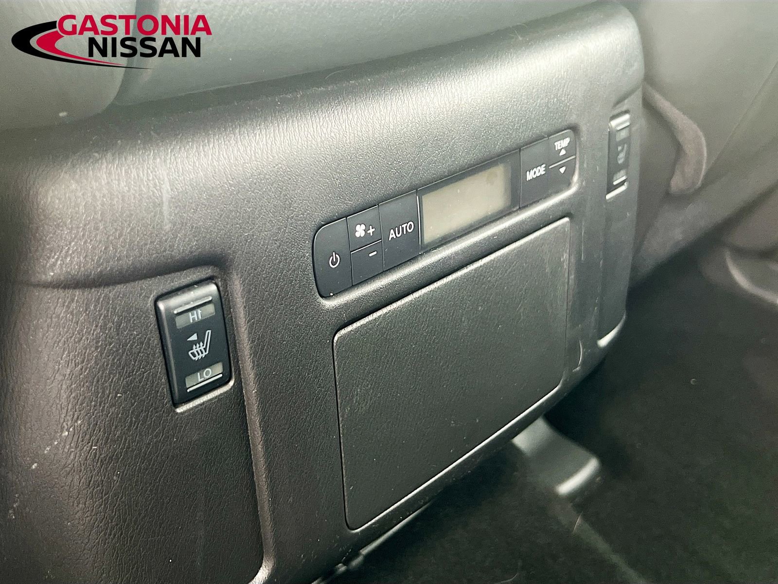 Used 2024 Nissan Armada Platinum w/ Captain's Chairs Package image 33