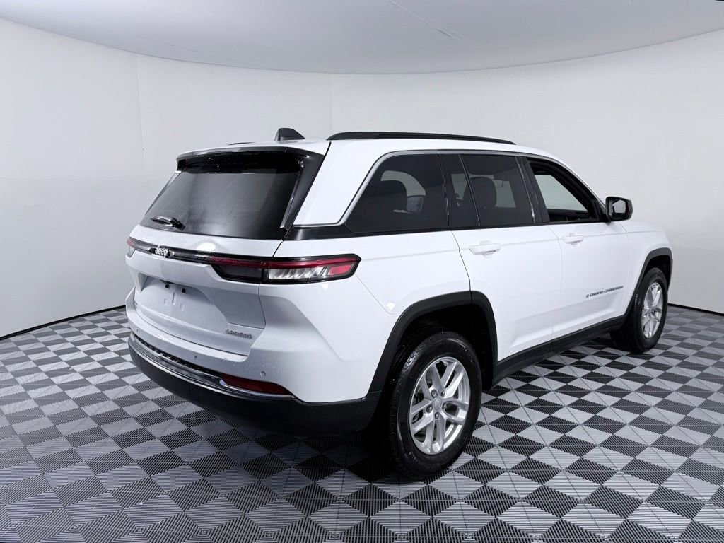 Used 2025 Jeep Grand Cherokee Laredo X w/ Luxury Tech Group I image 6