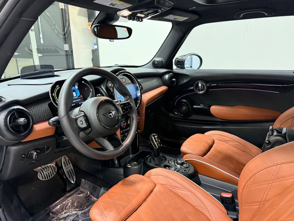 Certified 2024 MINI Cooper SE image 11
