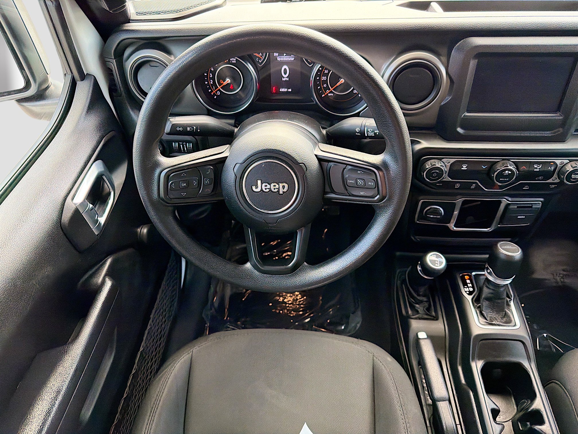 Used 2022 Jeep Gladiator Sport image 16