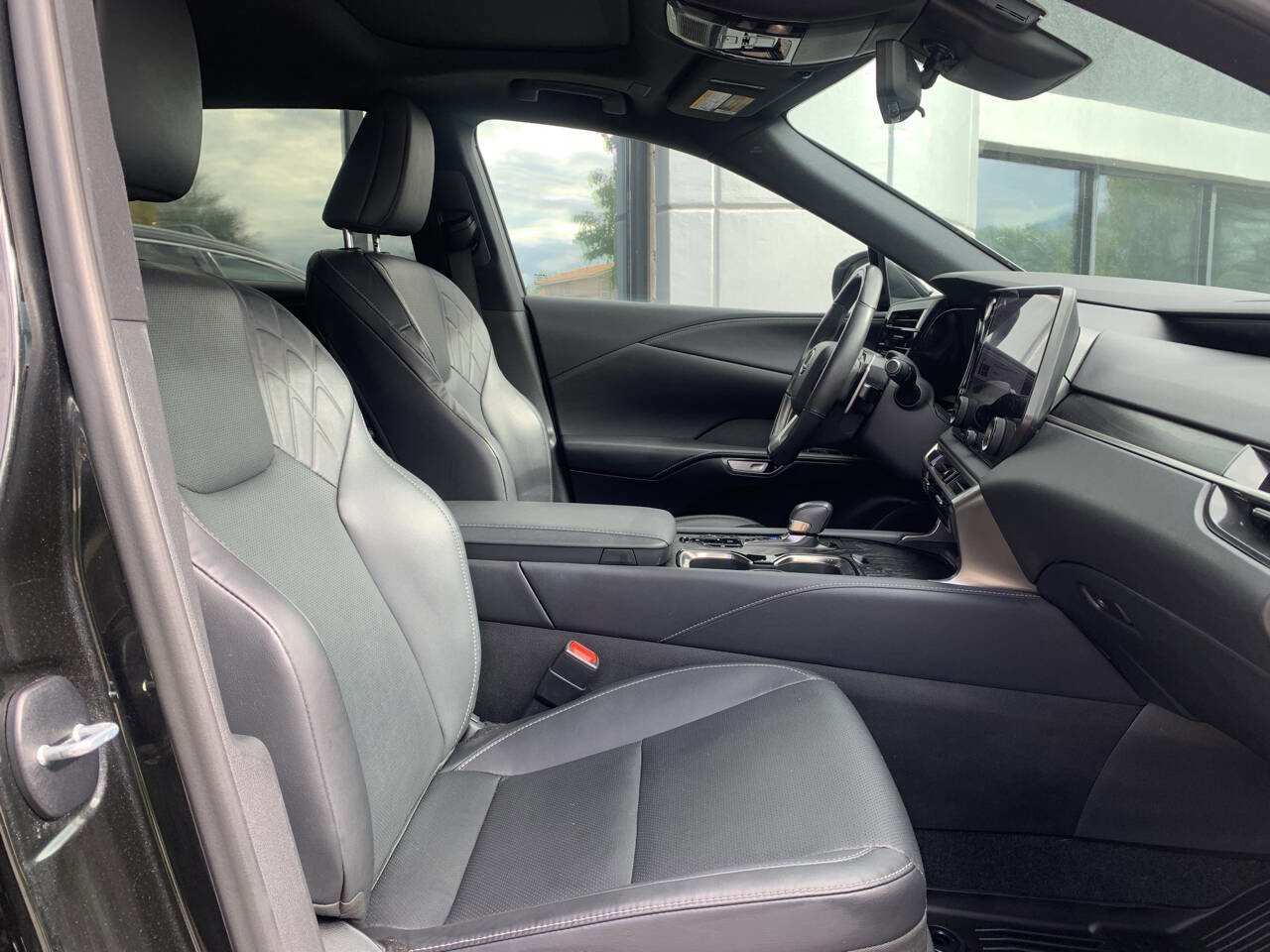 Used 2023 Lexus RX 350h image 13