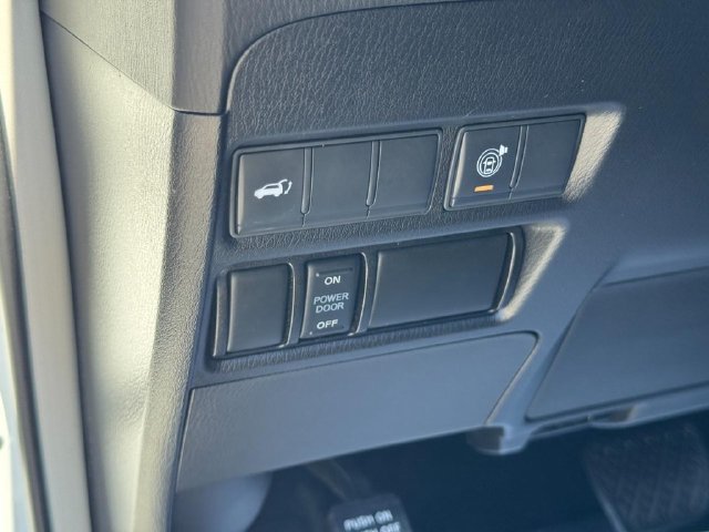 Used 2022 Nissan Armada SL w/ Captain's Chairs Package AWD/4WD image 23