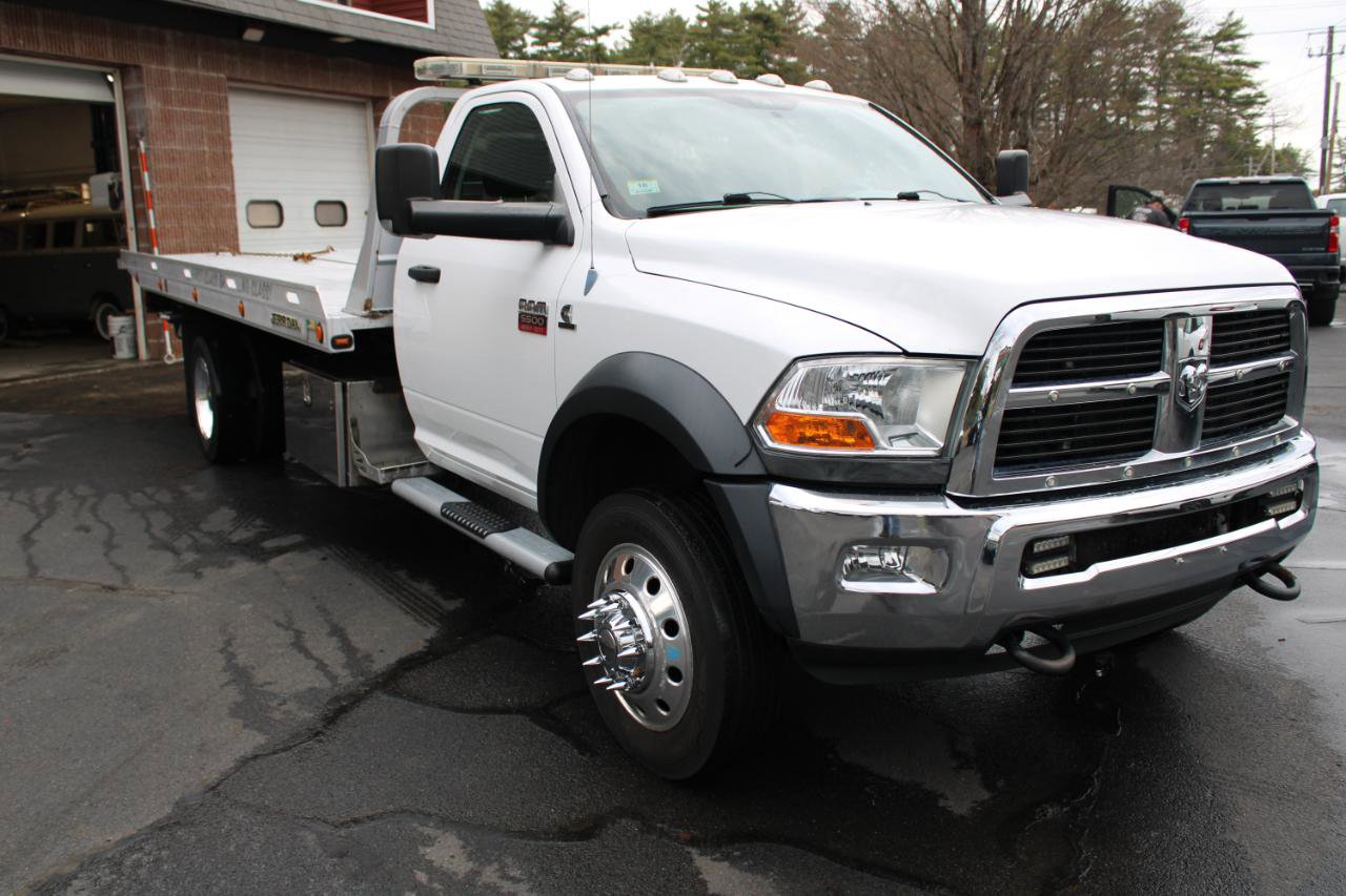 Used 2012 RAM 5500 SLT RWD image 3