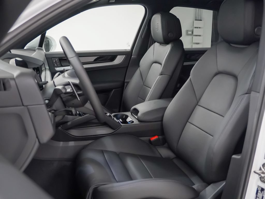 Certified 2026 Porsche Cayenne E-Hybrid AWD/4WD image 5