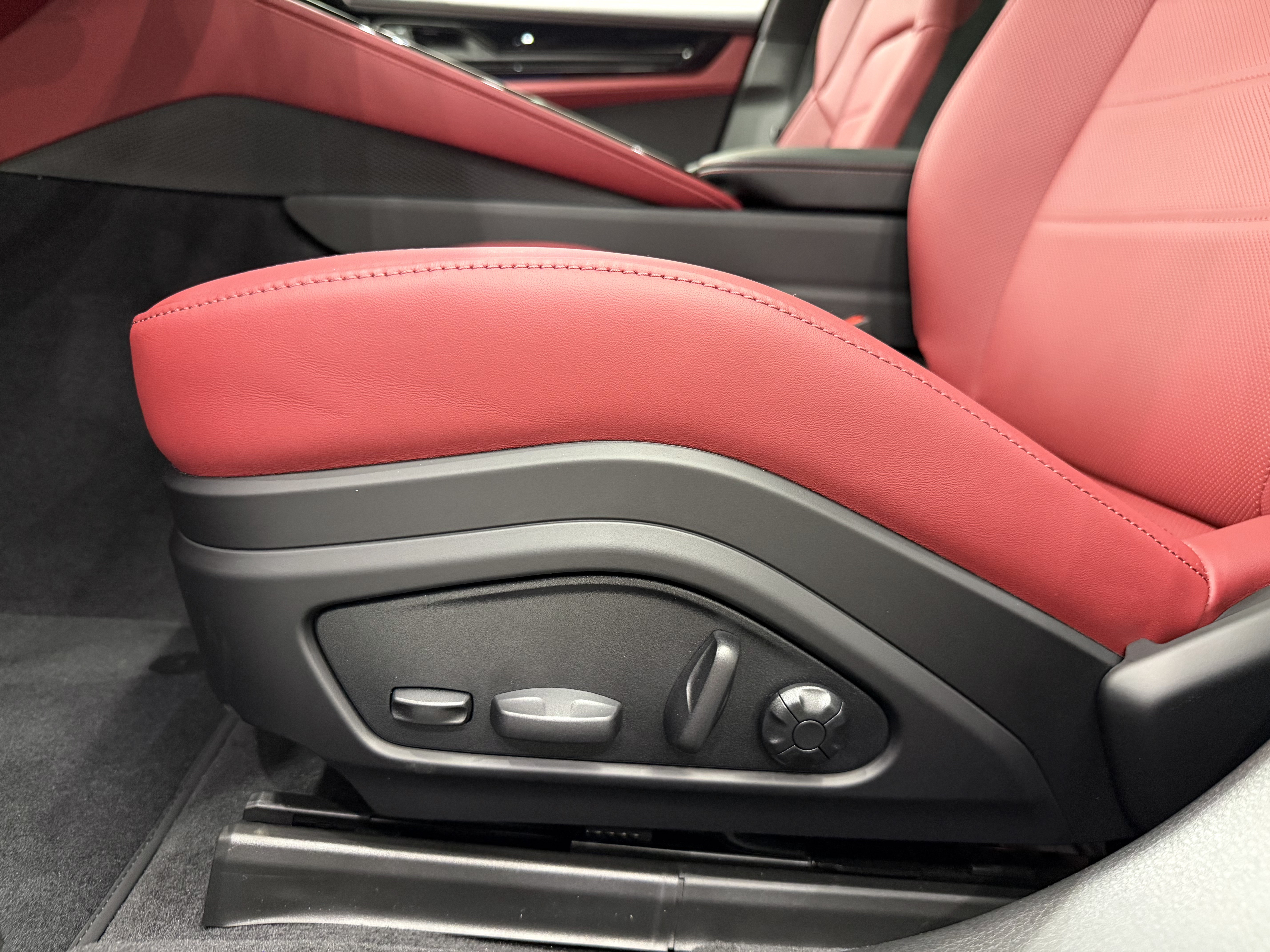 New 2026 Porsche Panamera 4 AWD/4WD image 33