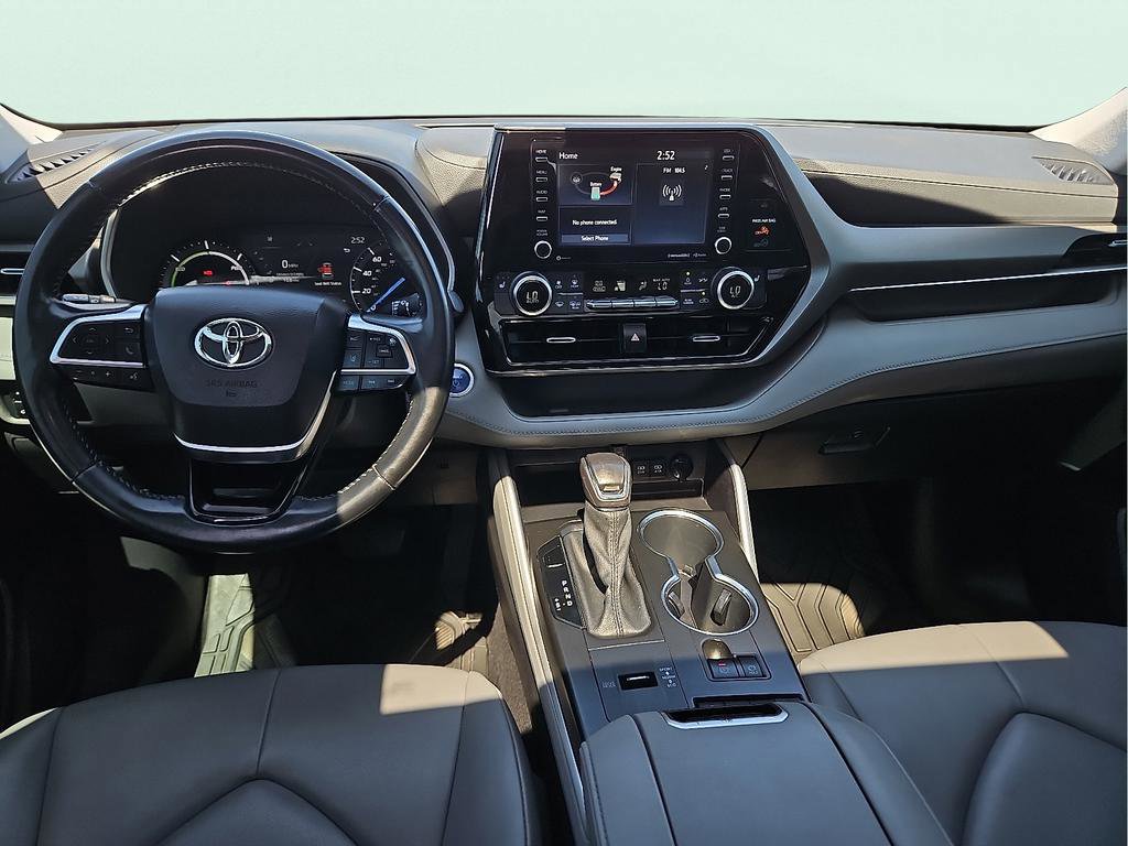 Used 2021 Toyota Highlander XLE AWD/4WD image 9