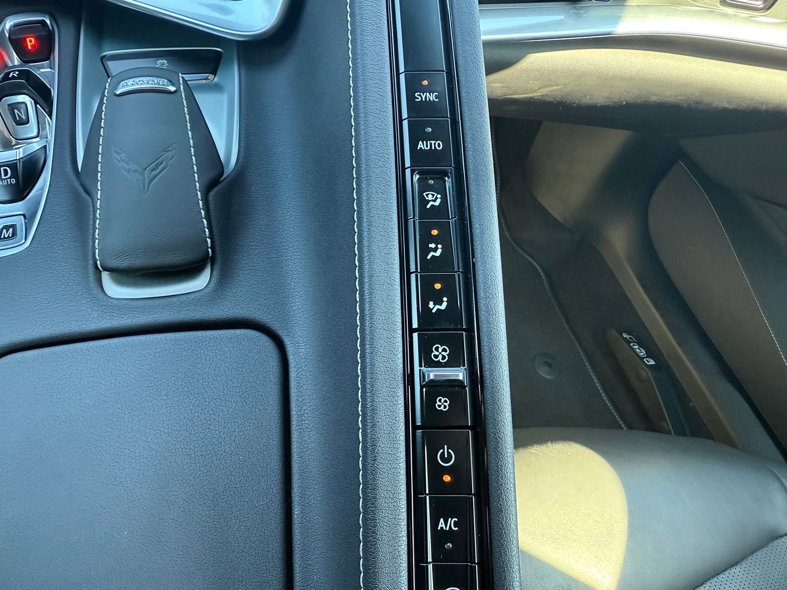 Used 2024 Chevrolet Corvette Stingray Coupe w/ 1LT image 25