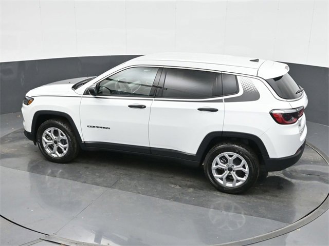 Used 2025 Jeep Compass Sport w/ Mopar Graphics Package image 26